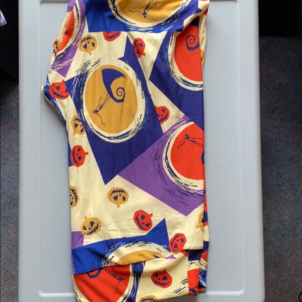 LuLaRoe Nightmare before Christmas TC2 leggings